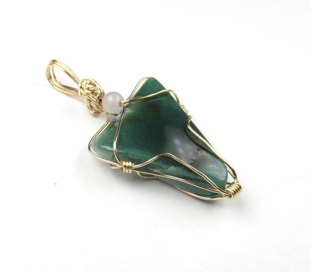 浮かぶ満月 エチオピア産オパール マクラメ ネックレス 浮かぶ満月