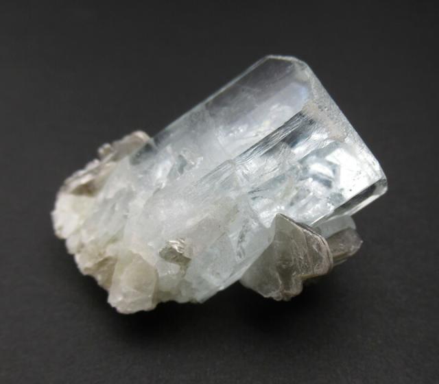 ヒマラヤ産アクアマリン結晶 マスコバイト付き ( 白雲母 ) 虹あり ヒマラヤの清涼なエネルギー aq160_3