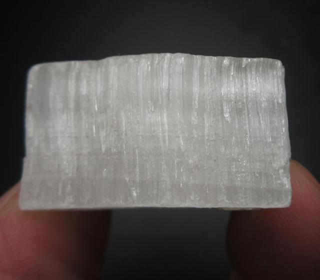 ヒマラヤ産 べリロナイト ポリッシュ 11g フェナカイトを超える高い振動数 闇や思い違いを追い払う気づきの光の剣 bery200