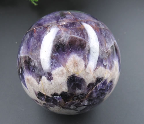 シェブロンアメジスト 60mm スフィア 強いヒーリングフィールド、ネガティブを分解 chevron083の通販は