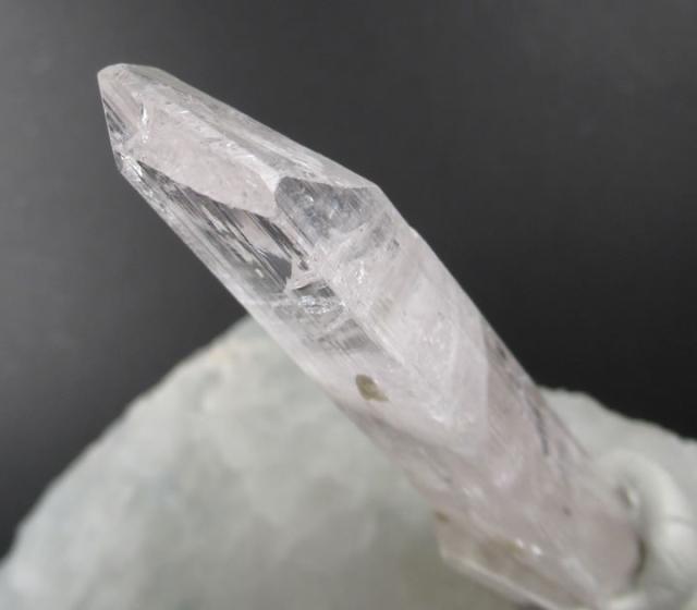 ピンクダンビュライト結晶 虹あり 高品質 パワーストーン 天然石 danbu206_5