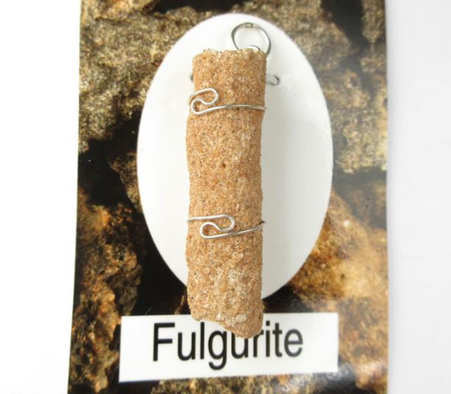 フルグライト 原石 ペンダント 7g H&E社証明書付 貫通穴なし 膨大なエネルギーを放つ大天使サンダルフォンの石 アクアセサリー flugw061