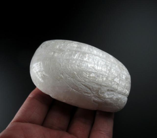 ペタライト ポリッシュ 虹あり 210g大き目 透明な個所が多く美しい 高く純粋な 波動を持つ天使の石　瞑想　ヒーリング 天然石peta211_4