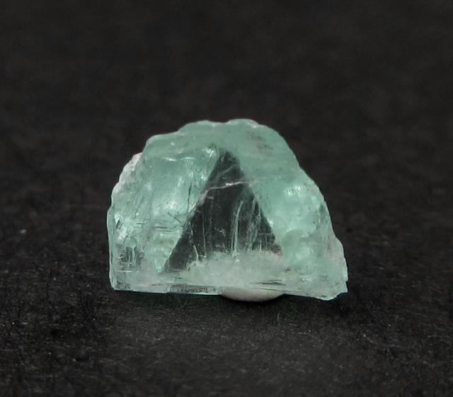 フォスフォフィライト 結晶 0.5ct 鑑別書付 心の安らぎと豊かさ、繁栄、財政的富、芸術的感性と美的センスの向上 ボリビア産 天然石 phos069