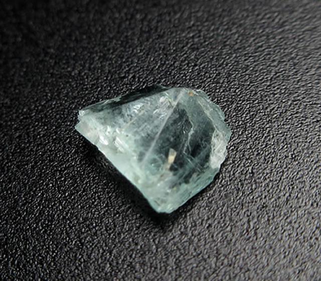 フォスフォフィライト 結晶 0.5ct 鑑別書付 心の安らぎと豊かさ、繁栄、財政的富、芸術的感性と美的センスの向上 ボリビア産 天然石 phos069_2