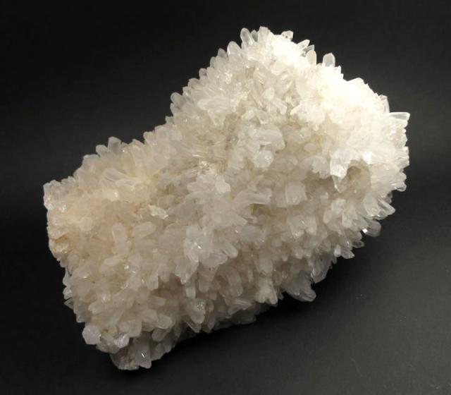 中国貴州省産 水晶クラスター 1344g 天然水晶原石 群晶 結晶びっしり 白く美しい水晶 パワーストーン 浄化 インテリア quartz077