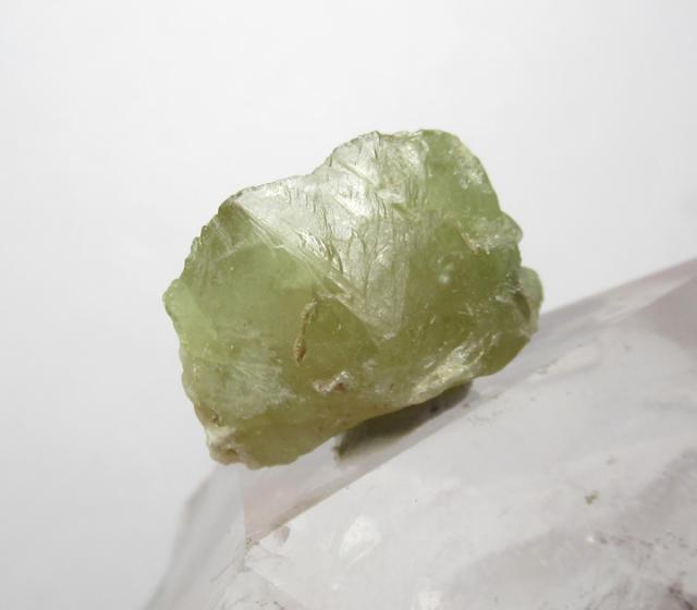 スフェーン 結晶 ザギマウンテン産 原石 新しい意識の目覚め サイキックと進化の石 天然石 パワーストーン sph081