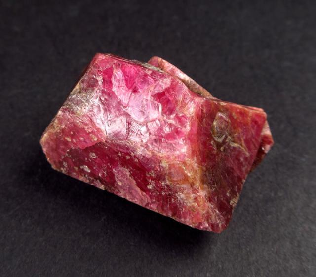 ヒマラヤ産 レッドスピネル 結晶 原石 21.2g 勝利の石 天然石 パワーストーン spinel017_5