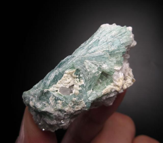 ブルーグリーントルマリン 32.7ｇ 最長50mm  アフガニスタン産 大天使ガブリエルの偉大なヒーリング 天然石 パワーストーン torg041_6