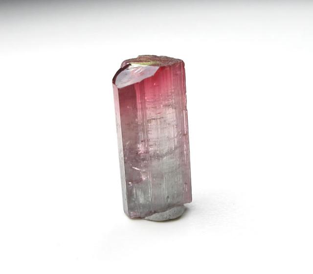 トルマリン結晶原石 12.1ct 19mm 虹あり レッド・ピンクのグラデから