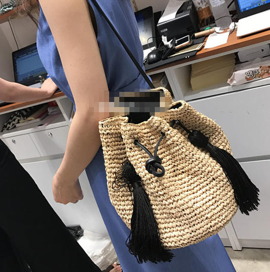 かごバッグ ショルダー ショルダーバッグ レディース 鞄 カバン フリンジ 巾着風 ナチュラル 大人可愛い カジュアル シンプル ベーシックの通販はau Pay マーケット ａｍｉｃｏｍｓｈｏｐ