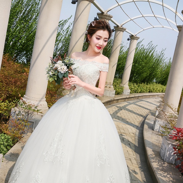 最新情報 ウエディングドレス Aライン 白 袖あり レース 花嫁 結婚式 二次会 最安値に挑戦