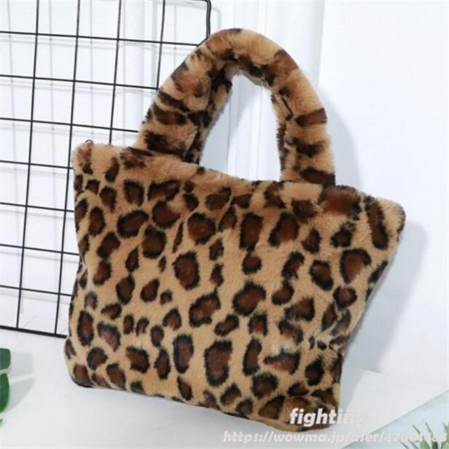 送料無料 レオパード柄 トートバッグ レディース ファーバッグ フェイクファー バッグ 手提げ 鞄 ふわふわ もこもこ ポンポンファー 可の通販はau Pay マーケット Fighting