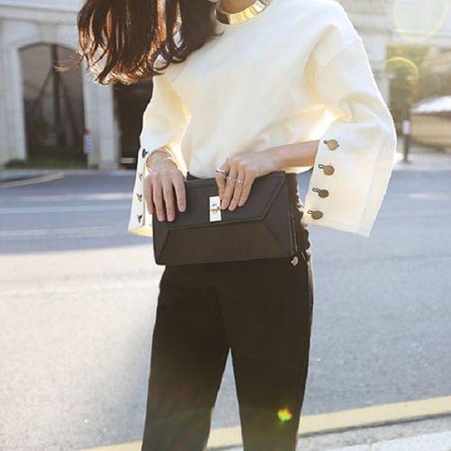 トップス ホワイト 7分袖 パリ クラシカル カフス ボタン スリット 上品 ラウンドネック レディース 代 30代 40代 オフィスカジュアル の通販はau Pay マーケット Urubei ウルベイ Au Pay マーケット店