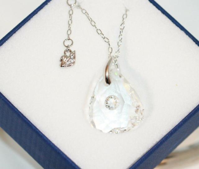 スワロフスキー SWAROVSKI ライフティアドロップペンダント 1094524