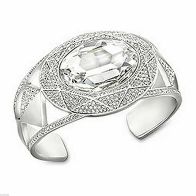 スワロフスキー Swarovski Sophisticated バングル  1156327の通販は