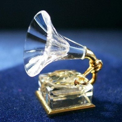 SWAROVSKI クリスタルメモリーズ 2004年 廃盤品 Doll 人形 スワロフスキー Swarovski 2004年 廃盤品 『蓄音機, ゴールド