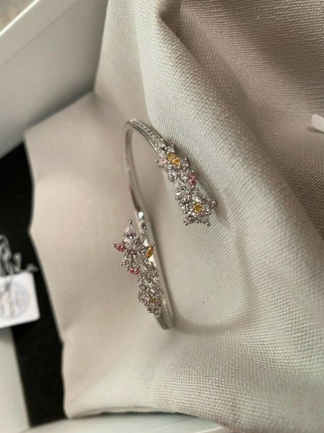 スワロフスキー Swarovski CRYSTAL PINK YELLOW FLORA バングル 5535872