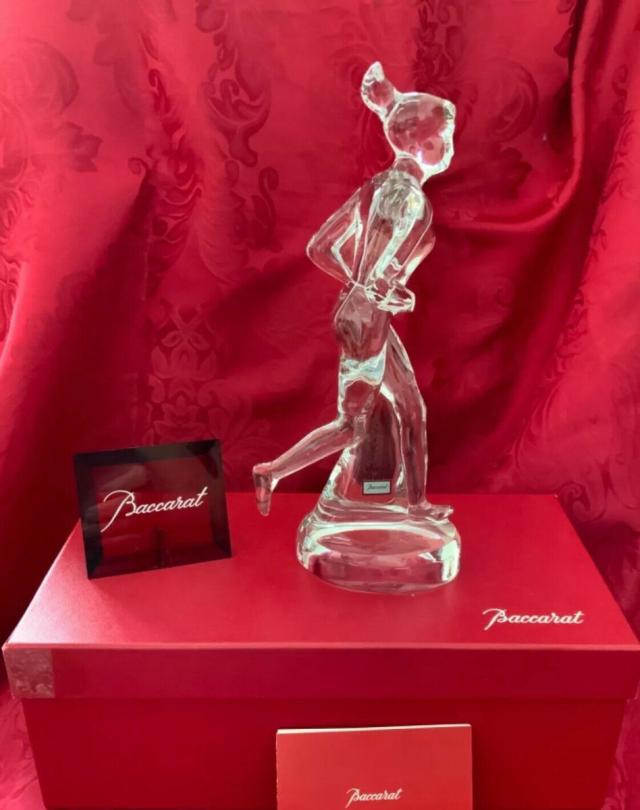Baccarat バカラ レディー ジョガー クリスタル フィギュリン