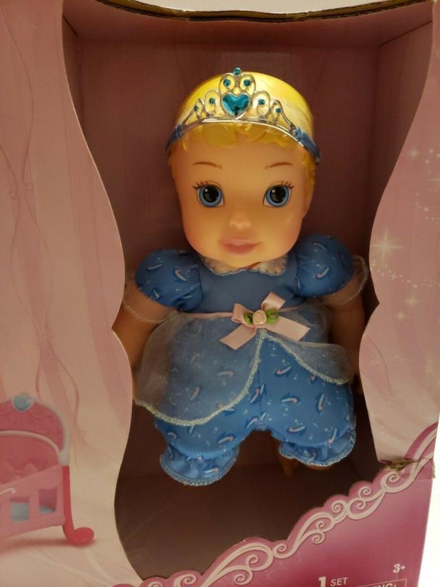 Disney 幼いシンデレラ人形とベビーカーセット_2