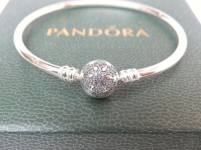 Pandora パンドラ バングルブレスレット 17CM スモール スノー 