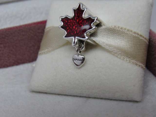Pandora パンドラ チャーム Love Canada Maple Leaf Enamel Charm