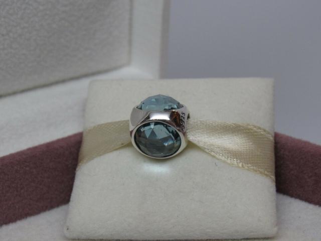 Pandora パンドラ チャーム Icy Green Radiant Droplets 3 CZs Charm 緑 グリーン