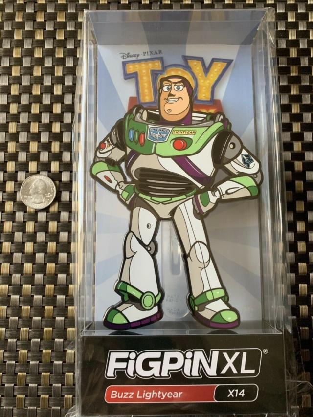 トイストーリー ディズニー スワロフスキー バズ Amazon.co.jp