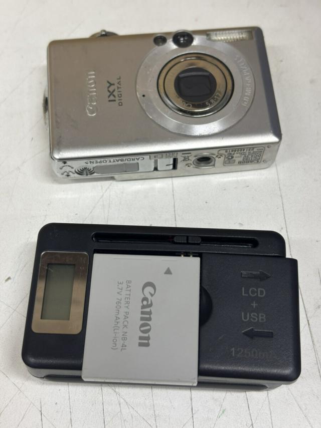 【中古良品】モバイルミニ高輝度ＬＥＤポータブルプロジェクターｉＯ４ 中古良品】モバイルミニ高輝度LEDポータブルプロジェクターiO4