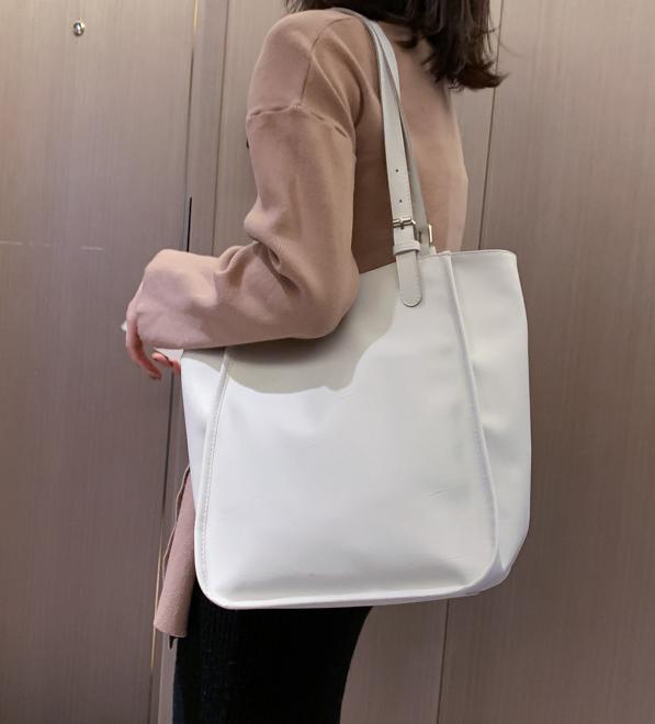 トートバッグ 手提げバッグ ショルダーバッグ レザー レディース メンズ 白 バッグ 鞄 高品質 ユニセックスの通販はau Pay マーケット Skkストア