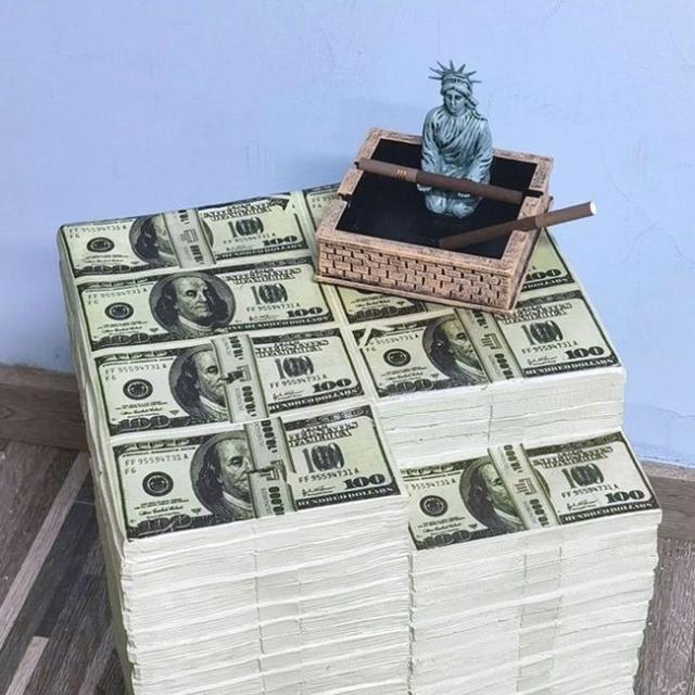 札束 椅子 スツール チェア 100ドル札スツール 【ビッグサイズ 紙幣 お札 お金 お金持ち インテリア ディスプレイ お店 オシャレ おしゃ_3