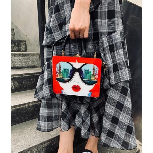 ハンドバッグ レディース 2way 女性用 ショルダー 鞄 個性的 ブラック レッド ホワイトの通販は 6,160円