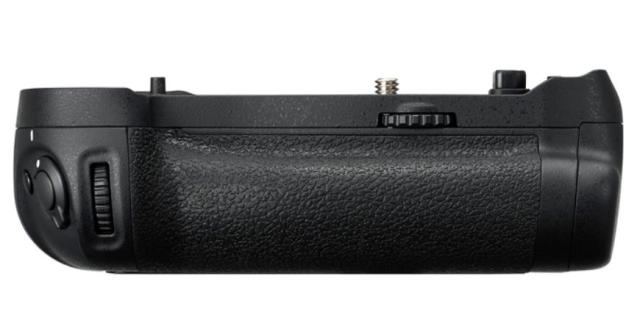 送料無料】Nikon ニコン マルチパワーバッテリーパック MB-D18 【公式
