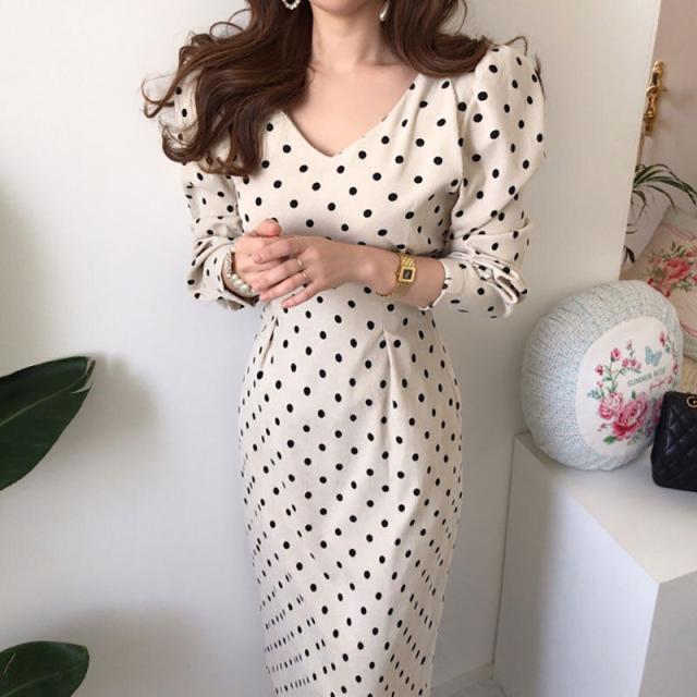 ワンピース 秋冬 ミモレ コーデュロイ 春 冬 ドット コーデュロイワンピース 春 冬 バックリボン バックコンシャス Vネック Xライン きれの通販はau Pay マーケット Evergreen エバーグリーン