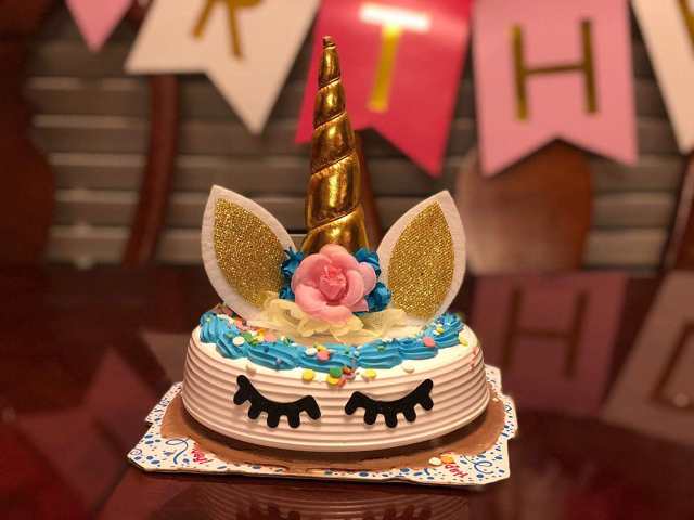 ユニコーン ケーキ飾りセット 手作り お誕生日 結婚式 パーティ Palksky Handmade Gold Unicorn Birthday Cake Toppers Set Unicorn Horの通販はau Pay マーケット Aoitrade