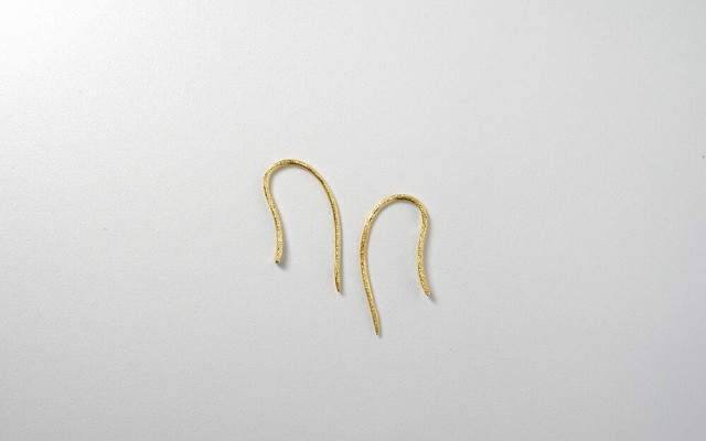 ピアス 18K 揺れるピアス 上品 大きめ ゆれるピアス アメリカンピアス