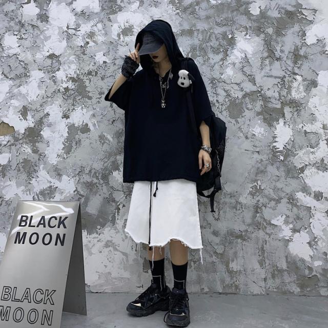 フード付き黒長袖Tシャツ フード付き黒長袖Tシャツ