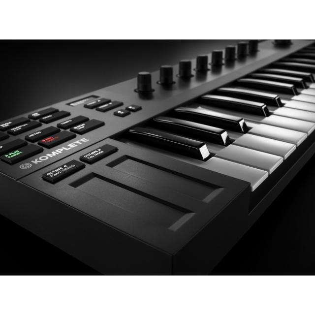 Native Instruments コンパクトMIDIキーボード KOMPLETE KONTROL M32_3