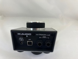 中古品》M-TRACK HUB 再生専用USBオーディオインターフェイス の通販は