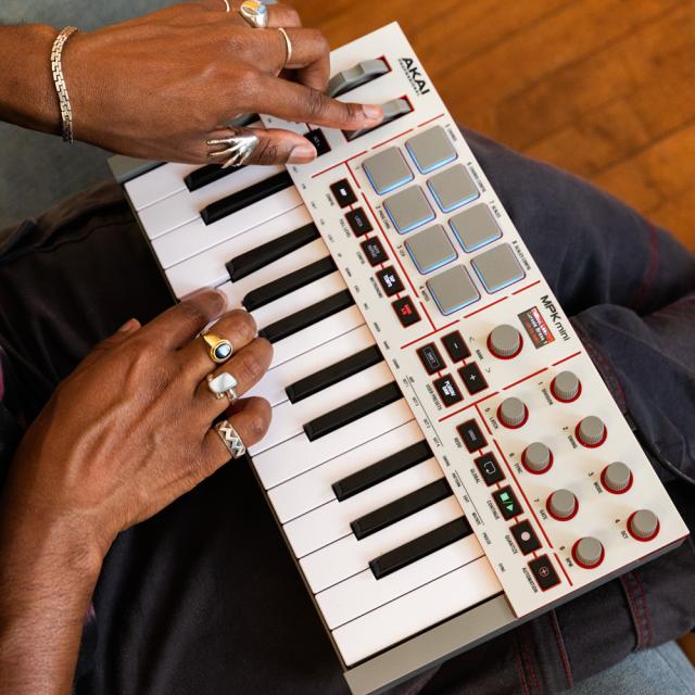 AKAI アカイ MPK mini 4 Grey グレー 25鍵 MIDIキーボード MIDIコントローラー PAD付き_2