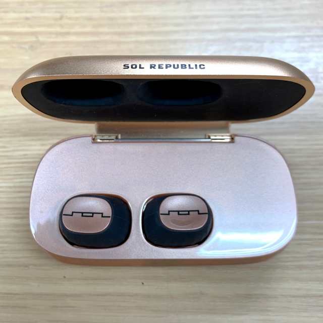 中古品》SOL REPUBLIC 完全ワイヤレスイヤホン AMPS AIR 2.0 ゴールド