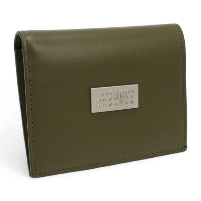 【新品】エムエムシックス MM6 二折財布小銭入付き　ブランド　メタルロゴプレート SA5UI0015　P6418　T7428 カーキ　wallet-01
