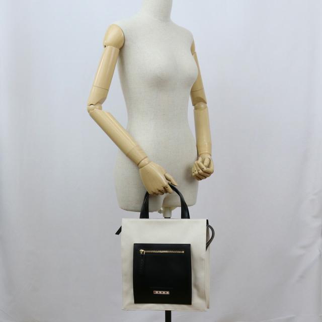 【新品】2022春夏新作 マルニ MARNI トートバッグ ブランドバッグ SHMP0068Q0　P2994　ZN015 ホワイト系 ブラック bag-01 gif-03w_4