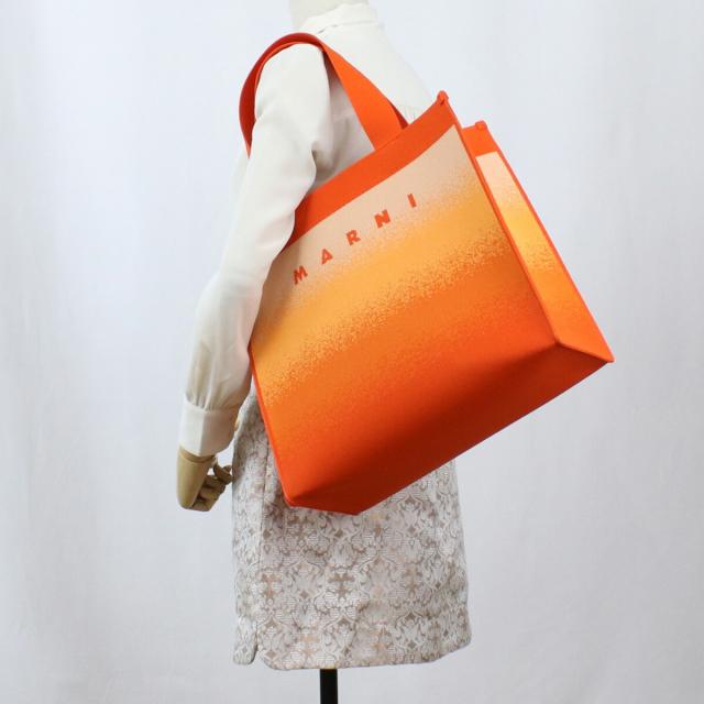 新品】マルニ MARNI トートバッグ ブランド SHMP0076A5 P5506 ZO536