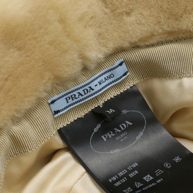 【新品】プラダ PRADA  レディース シアリング バケットハット ロゴプレート 1HC137　2EC9　F0379 ECRU ベージュ系　cap-01 warm-01 win-03w 新品】プラダ PRADA レディース シアリング バケットハット ロゴ