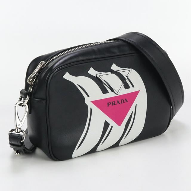 PRADA バナナデザイン ショルダーバッグ レザー【ランク:A】 中古】良品プラダ(PRADA) バナナデザイン ショルダーバッグ