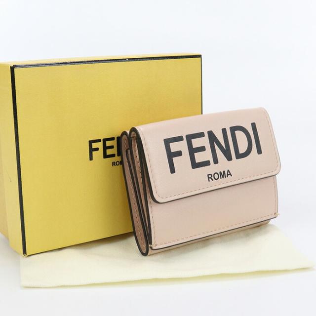 【中古】美品フェンディ(FENDI) FENDI ROMA 三つ折り財布 8M0395 ピンクランク：S us-1   ﾚﾃﾞｨｰｽの通販は