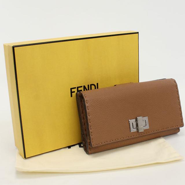 fendi×カール・ラガーフェルド 2つ折り財布 FENDIの人気レディース財布
