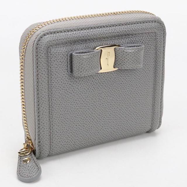 中古良品FERRAGAMO フェラガモ ラウンドファスナー財布 22 D156 ラウンドファスナー財布 ヴァラ レディース グレー