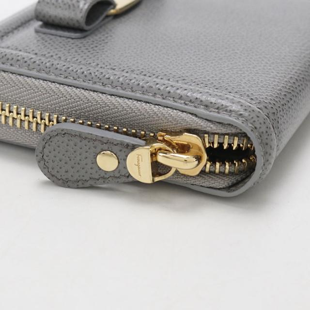 中古良品FERRAGAMO フェラガモ ラウンドファスナー財布 22 D156 ラウンドファスナー財布 ヴァラ レディース グレー_5